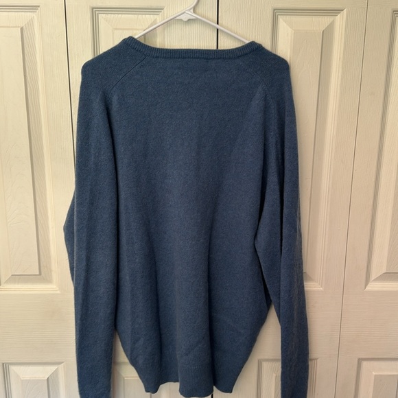 Men’s V-Neck Sweater - Picture 4 of 5